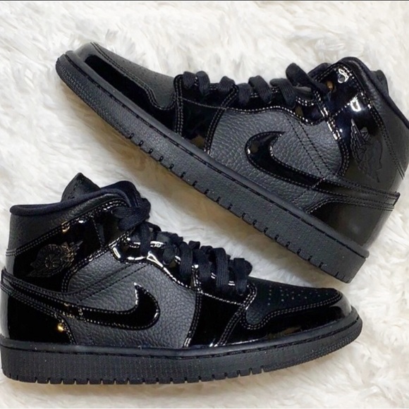 NIKE AIR JORDAN 1 MID SNEAKERS - Picture 4 of 10